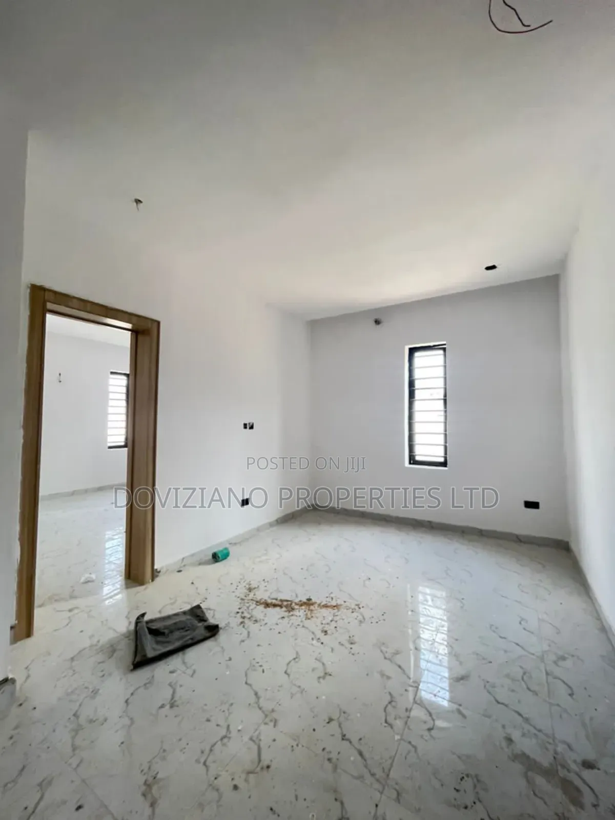 4bdrm Duplex in Chevron for sale in Chevron