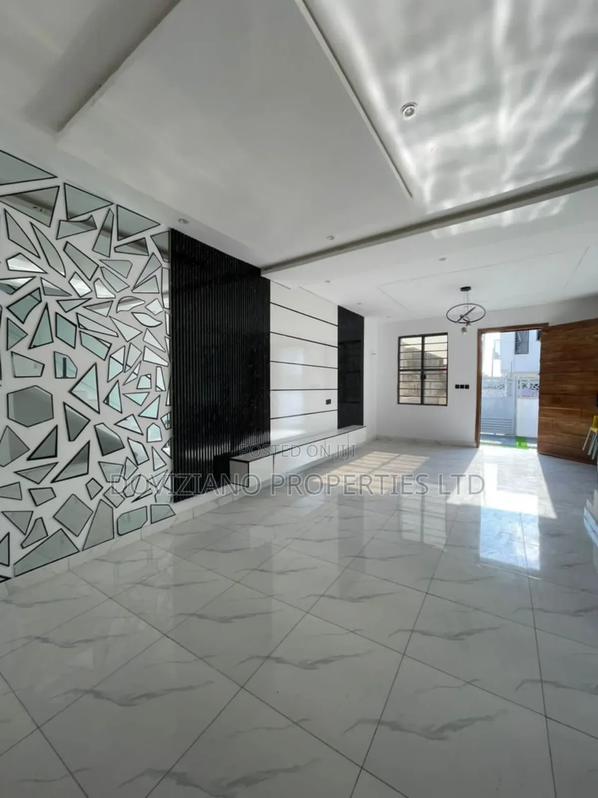 4bdrm Duplex in Ikota for sale in Ikota