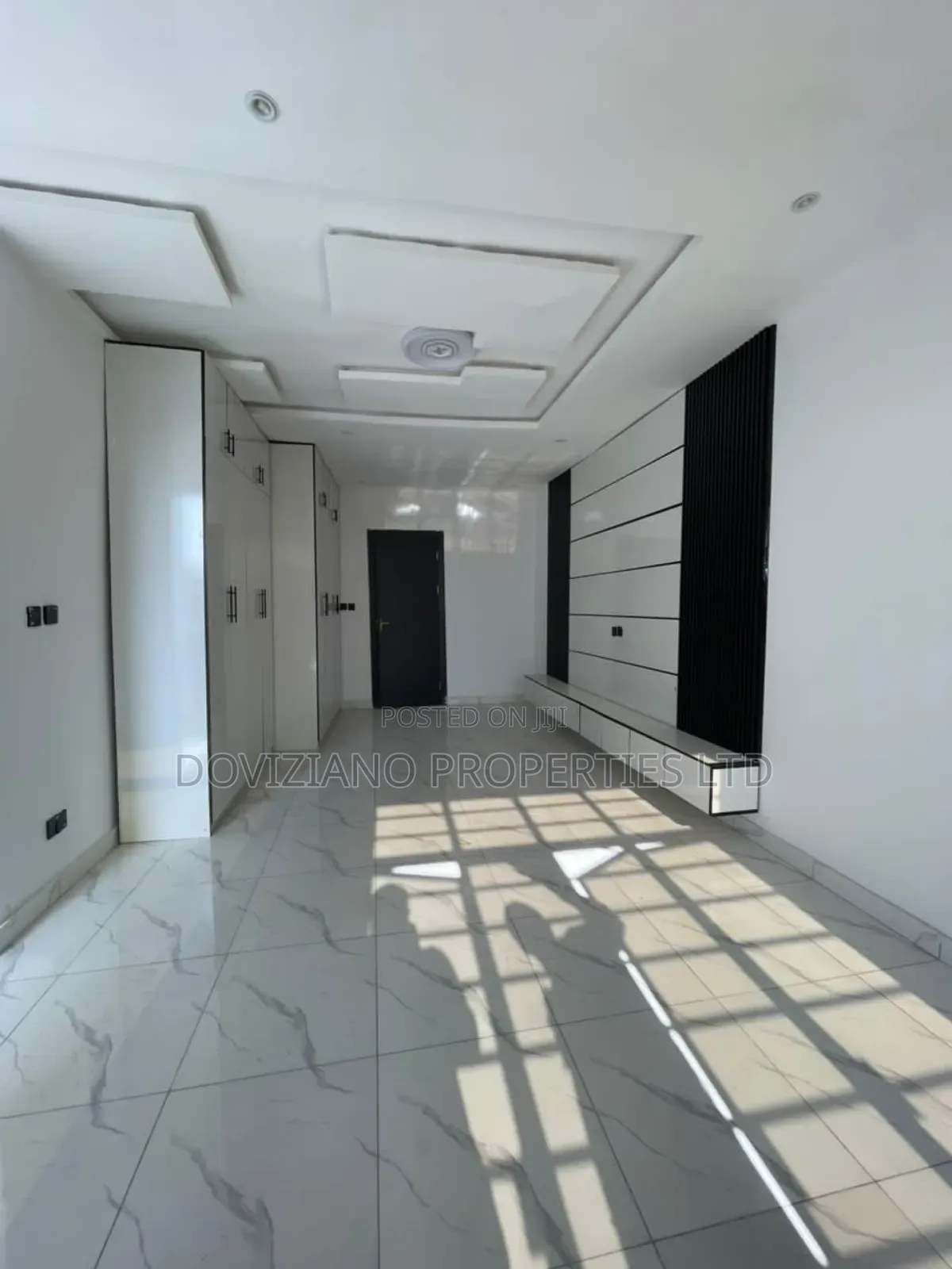 4bdrm Duplex in Ikota for sale in Ikota