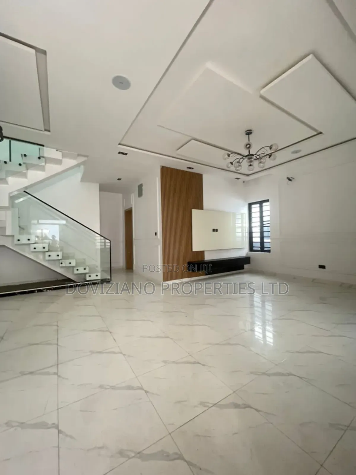 4bdrm Duplex in Chevron for sale in Chevron
