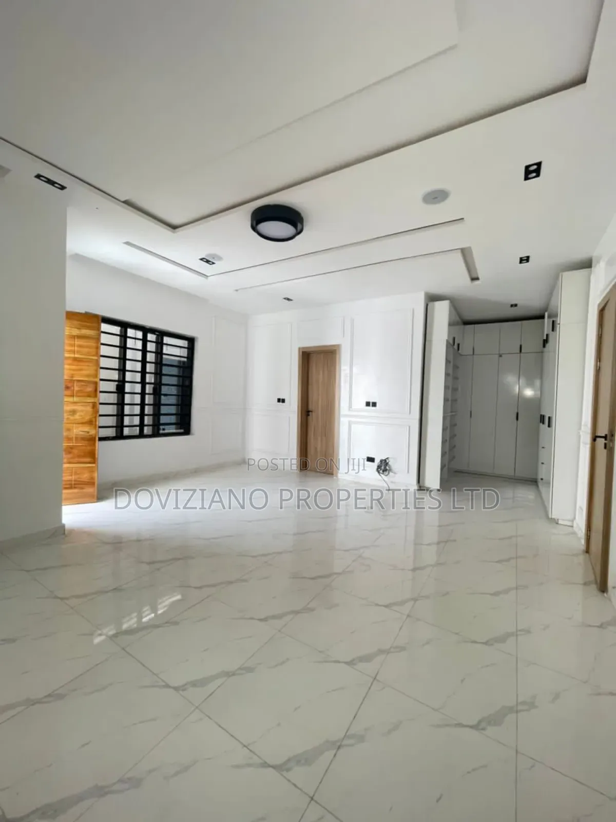 4bdrm Duplex in Chevron for sale in Chevron