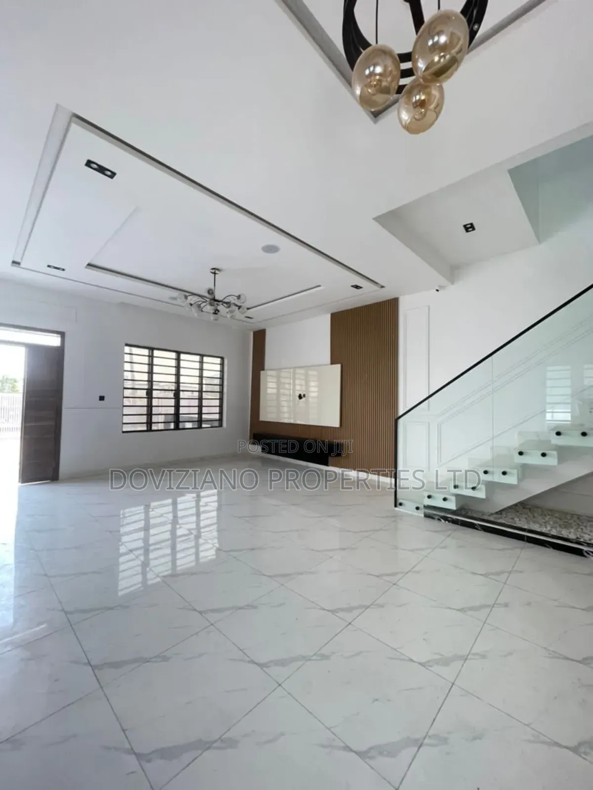 4bdrm Duplex in Chevron for sale in Chevron