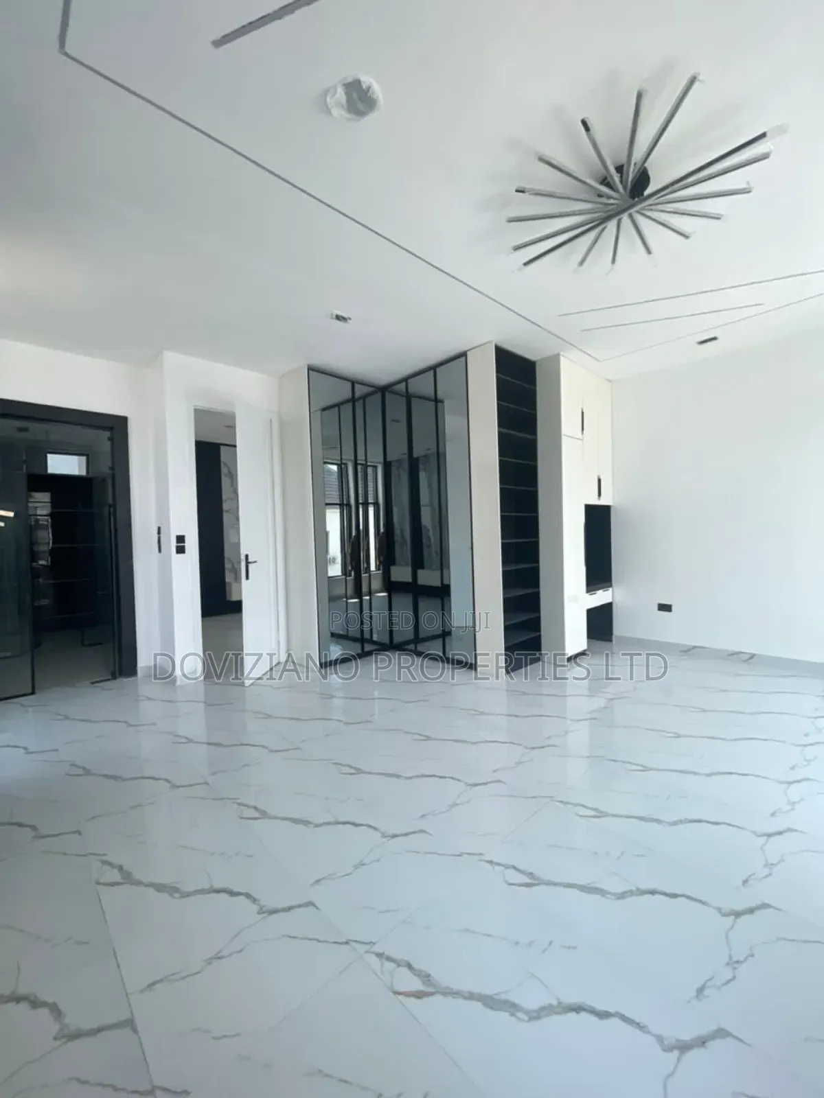 4bdrm Duplex in Chevron for sale in Chevron