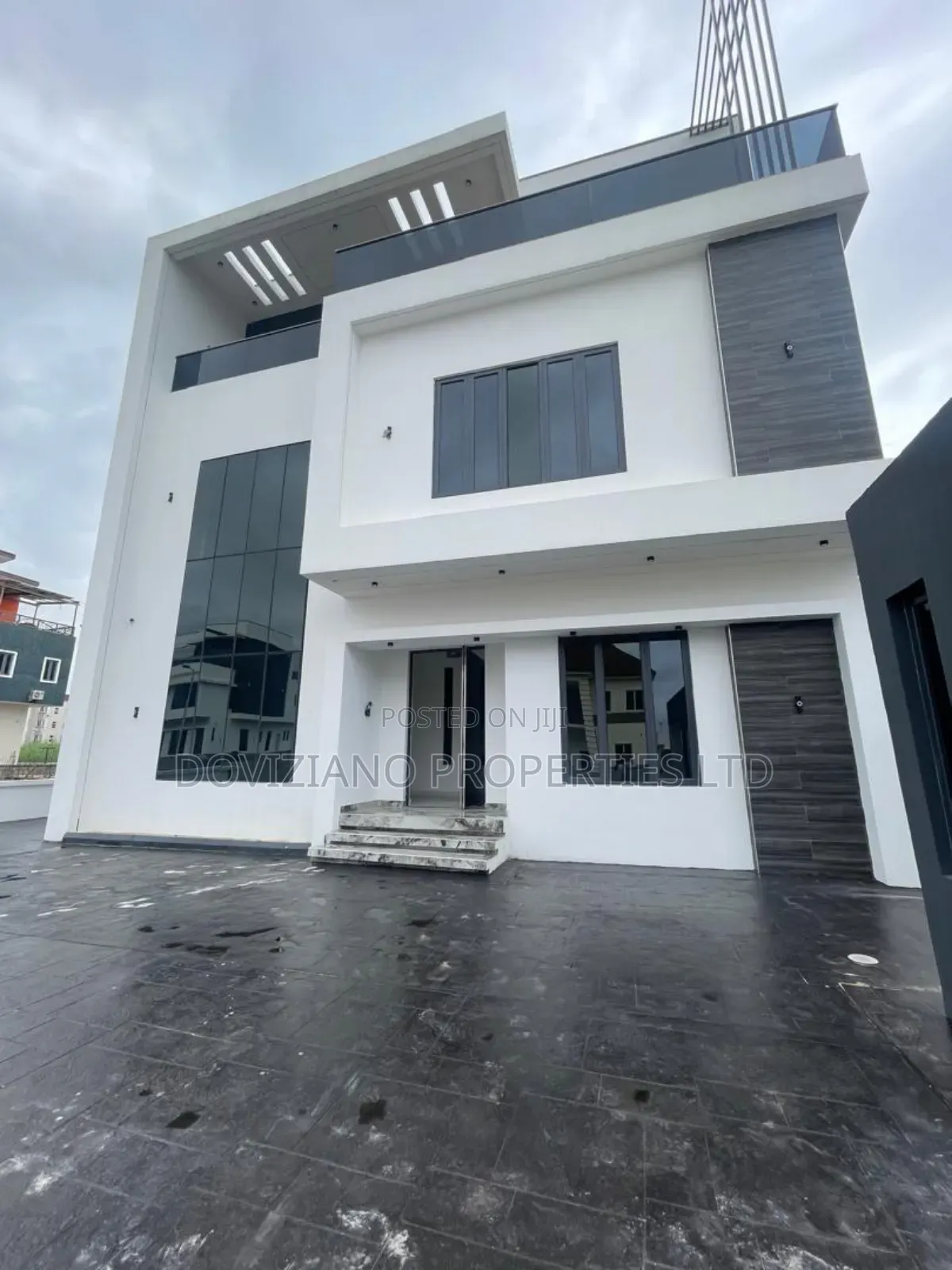 5bdrm Duplex in Osapa london for sale in Osapa london