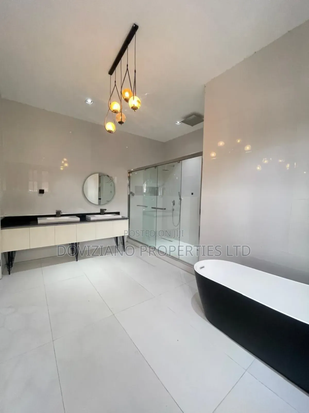 5bdrm Duplex in Osapa london for sale in Osapa london