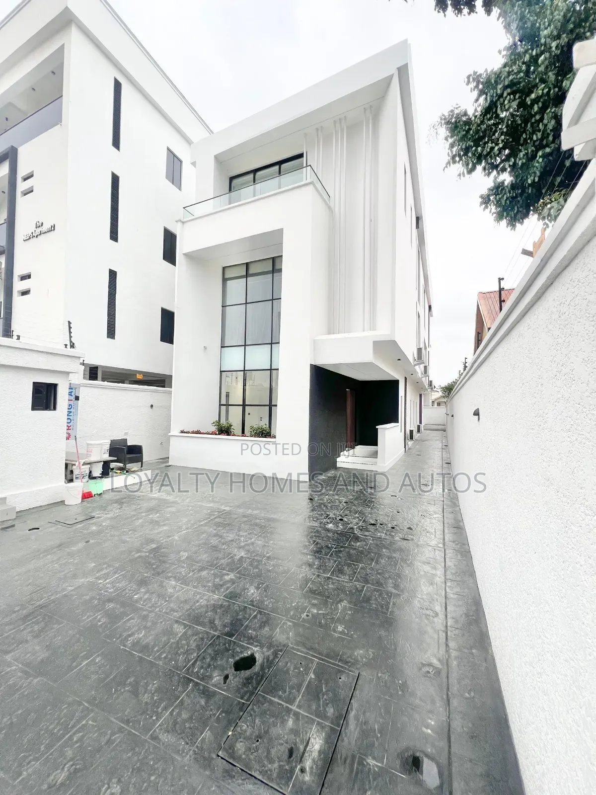 Furnished 4bdrm Duplex in Lekki Phase By for sale in Lekki Phase 1