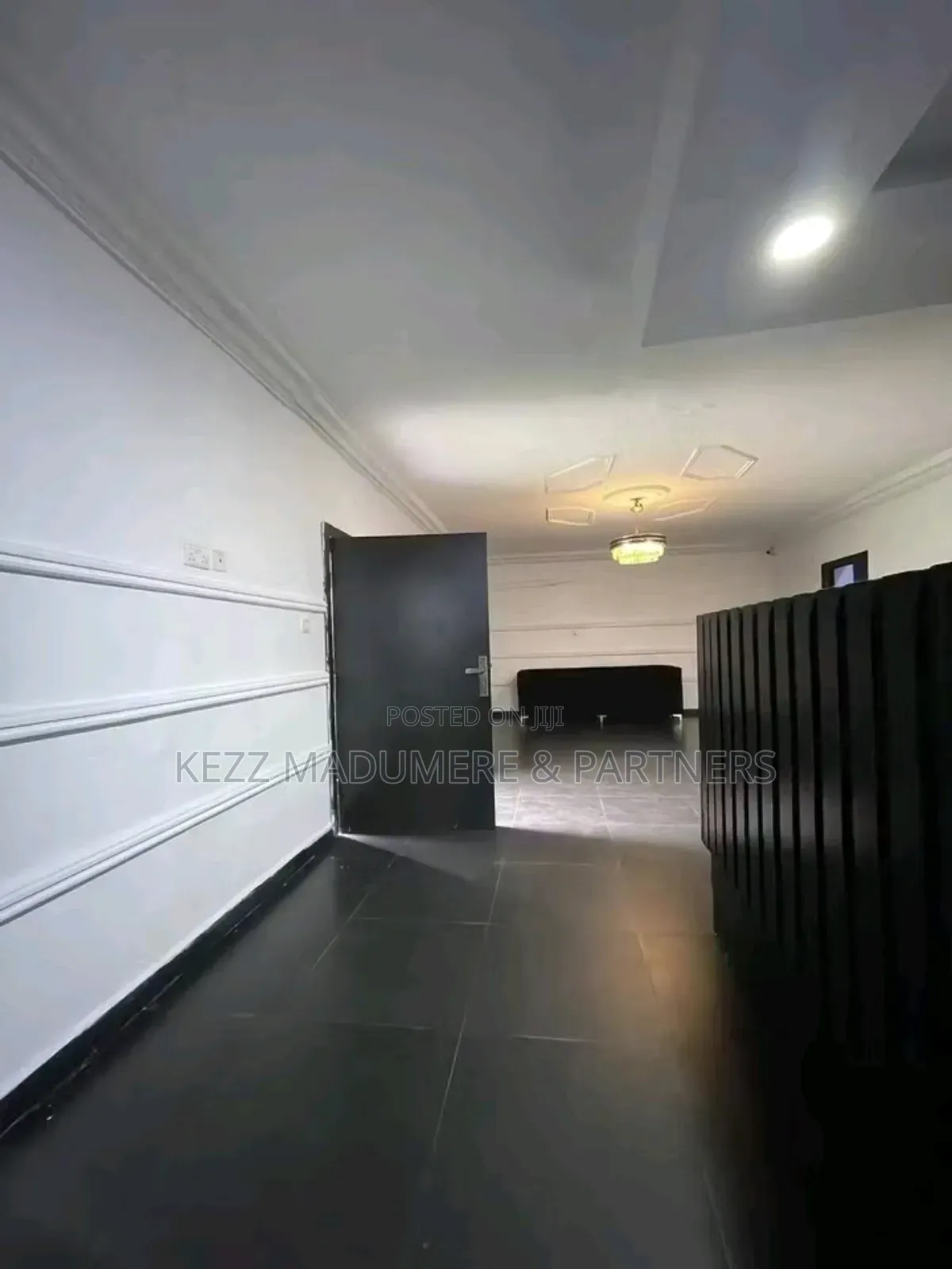 For Sale : 10 Rooms Hotel in Port Harcourt in Port-Harcourt