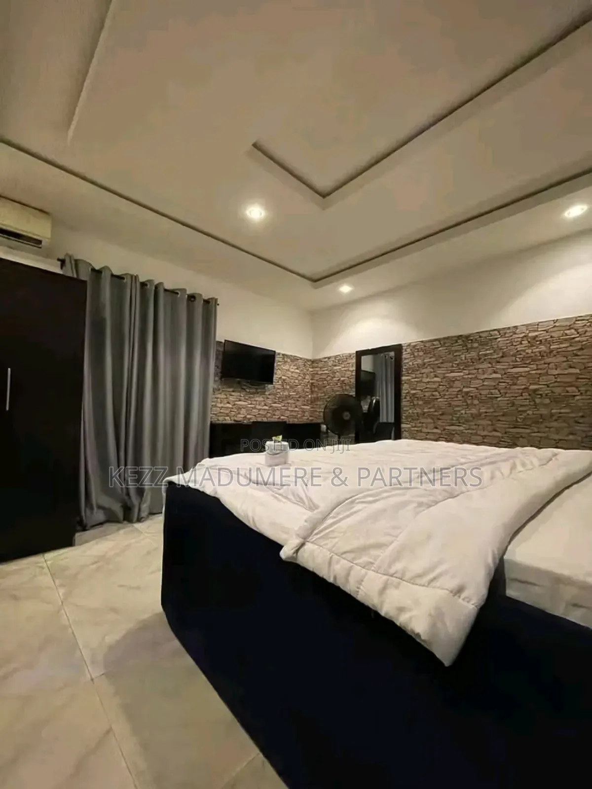 For Sale : 10 Rooms Hotel in Port Harcourt in Port-Harcourt