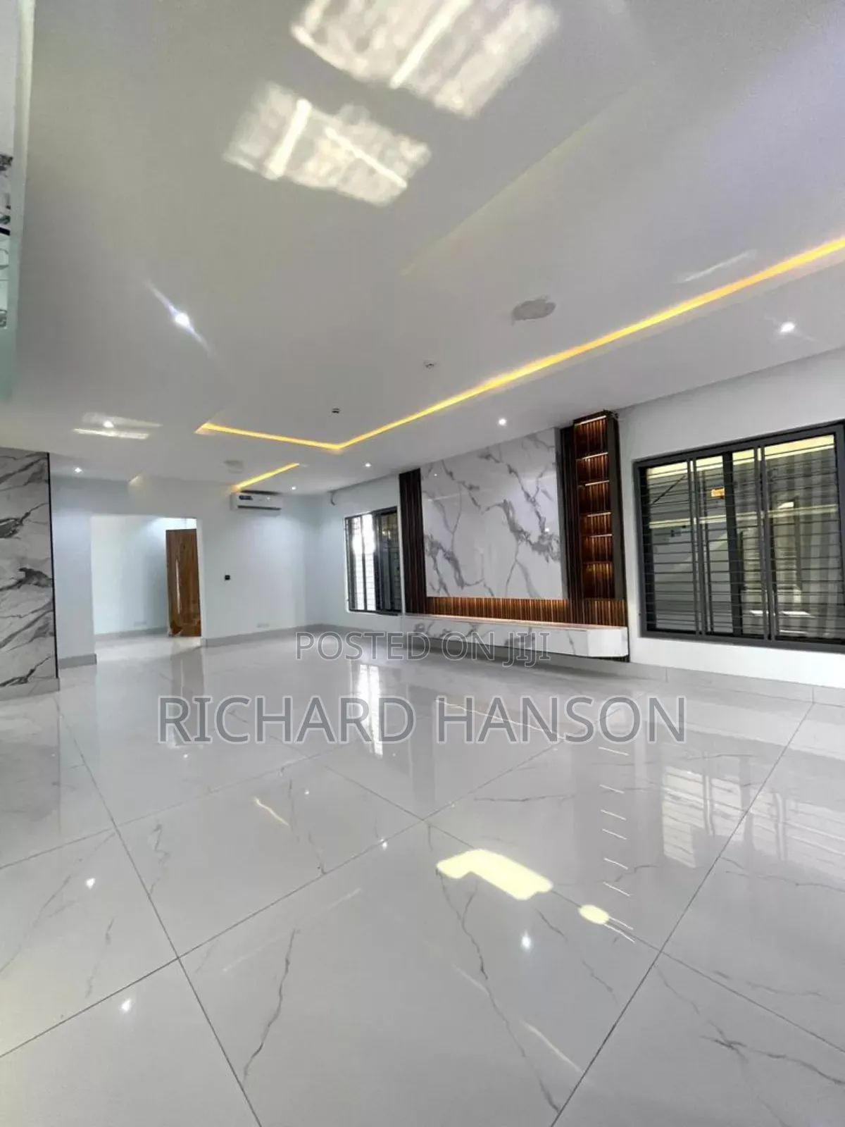 5bdrm Duplex in Inside Lekki Phase 1 for sale in Lekki Phase 1