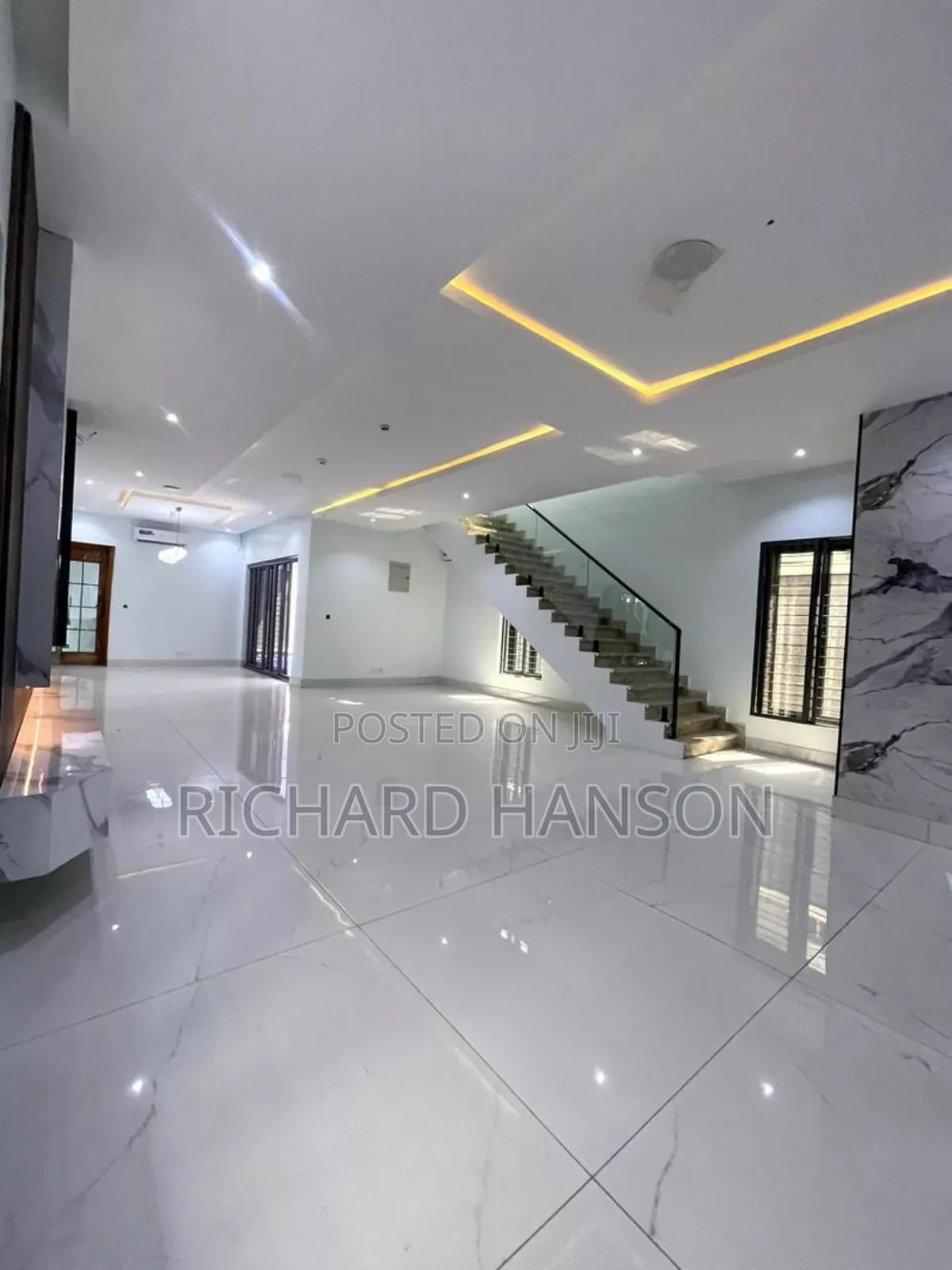 5bdrm Duplex in Inside Lekki Phase 1 for sale in Lekki Phase 1