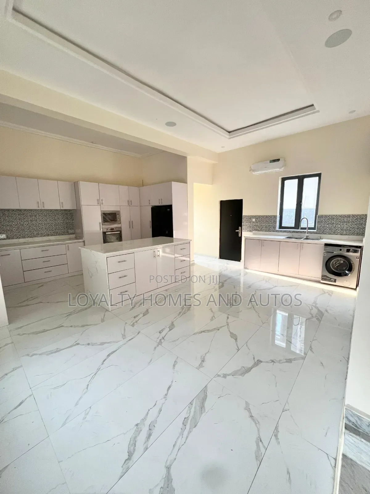 Furnished 5bdrm Duplex in Ikate for sale in Ikate