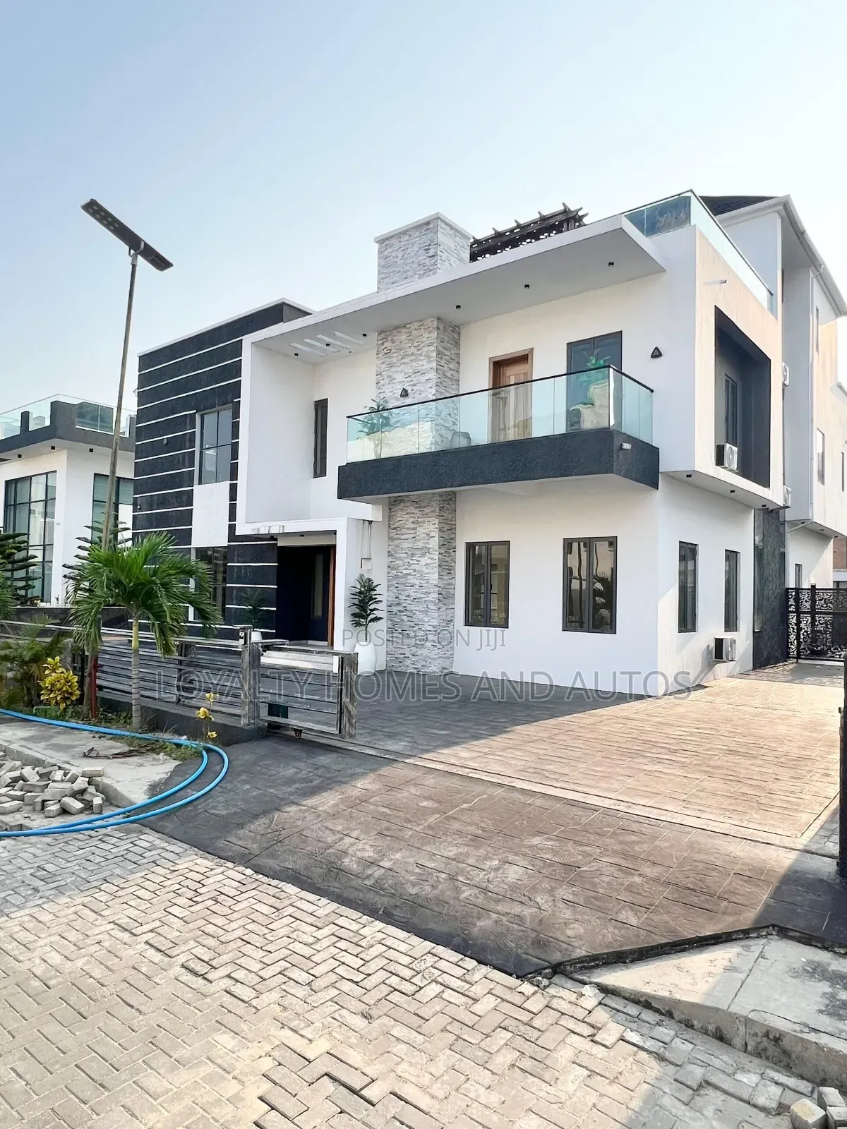Furnished 5bdrm Duplex in Ikate for sale in Ikate
