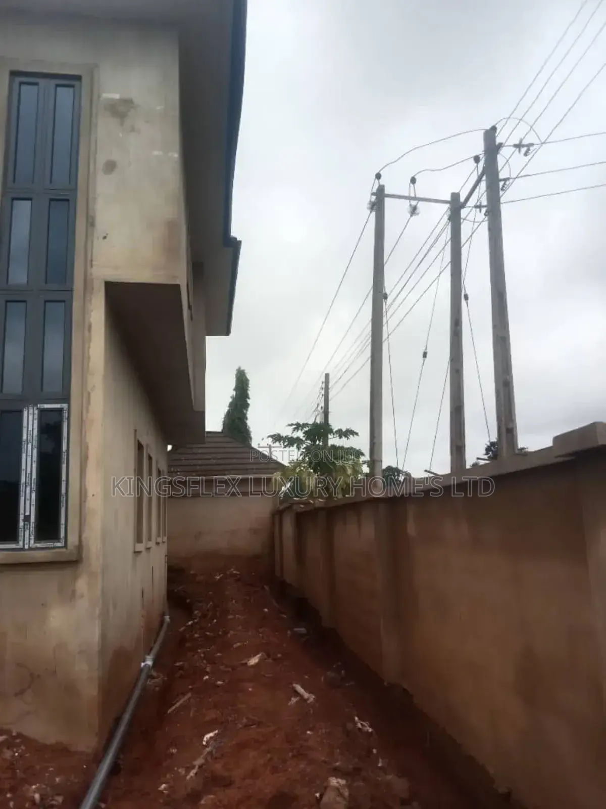 6bdrm Duplex in Nill, Enugu for sale in Enugu