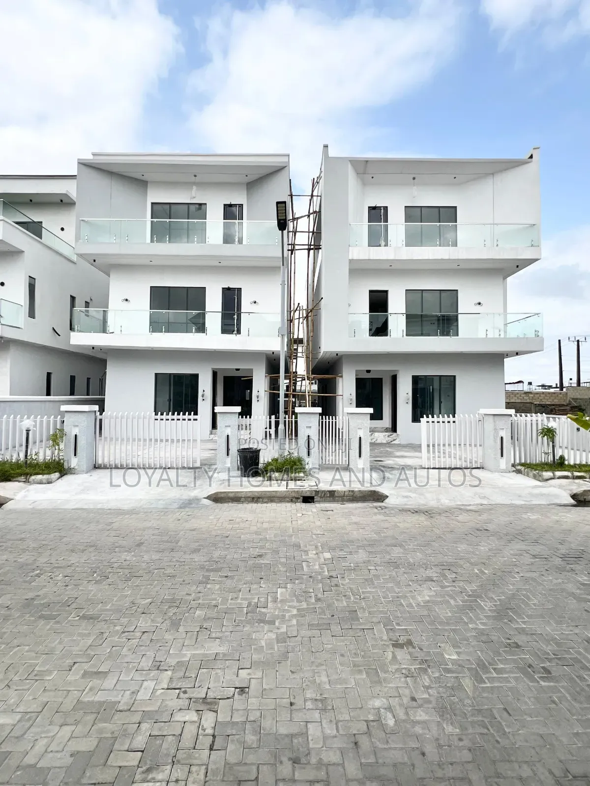 Furnished 5bdrm Duplex in Osapa london for sale in Osapa london