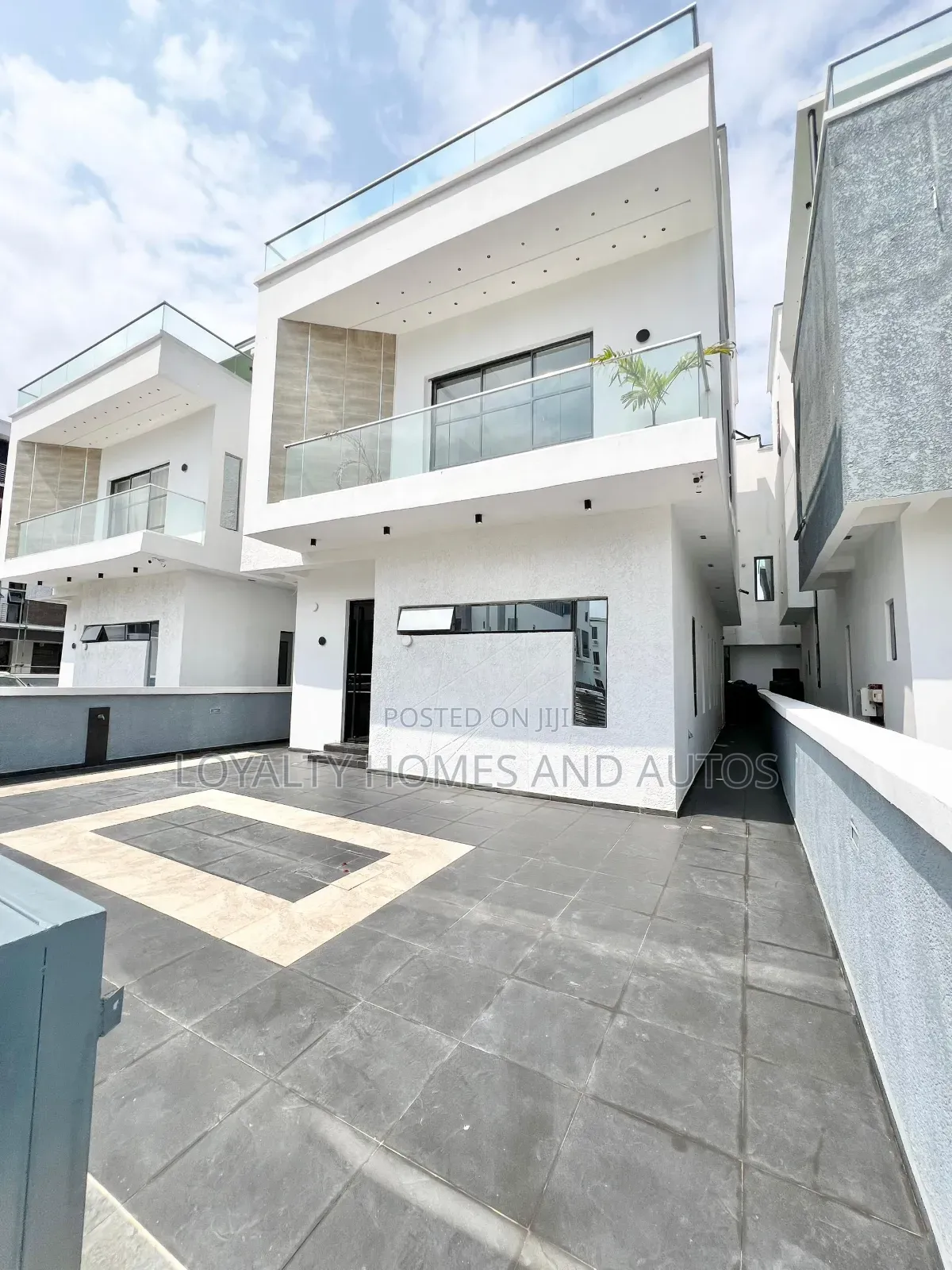 Furnished 5bdrm Duplex in Osapa london for sale in Osapa london