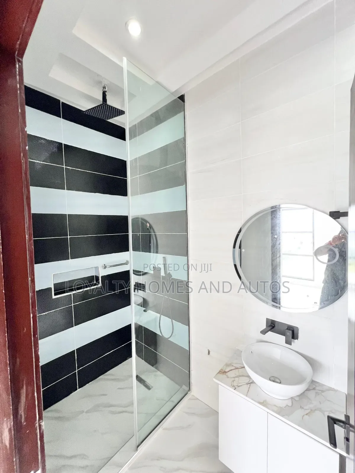 Furnished 5bdrm Duplex in Osapa london for sale in Osapa london