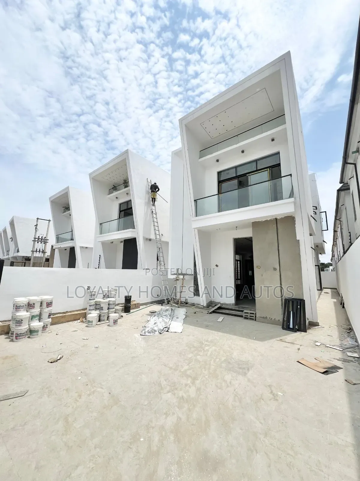 Furnished 4bdrm Duplex in Chevron for sale in Chevron
