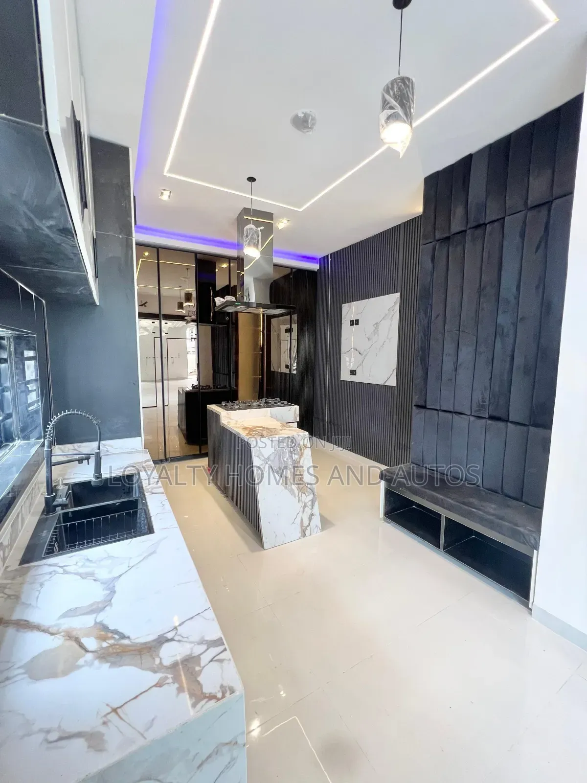 Furnished 4bdrm Duplex in Chevron for sale in Chevron