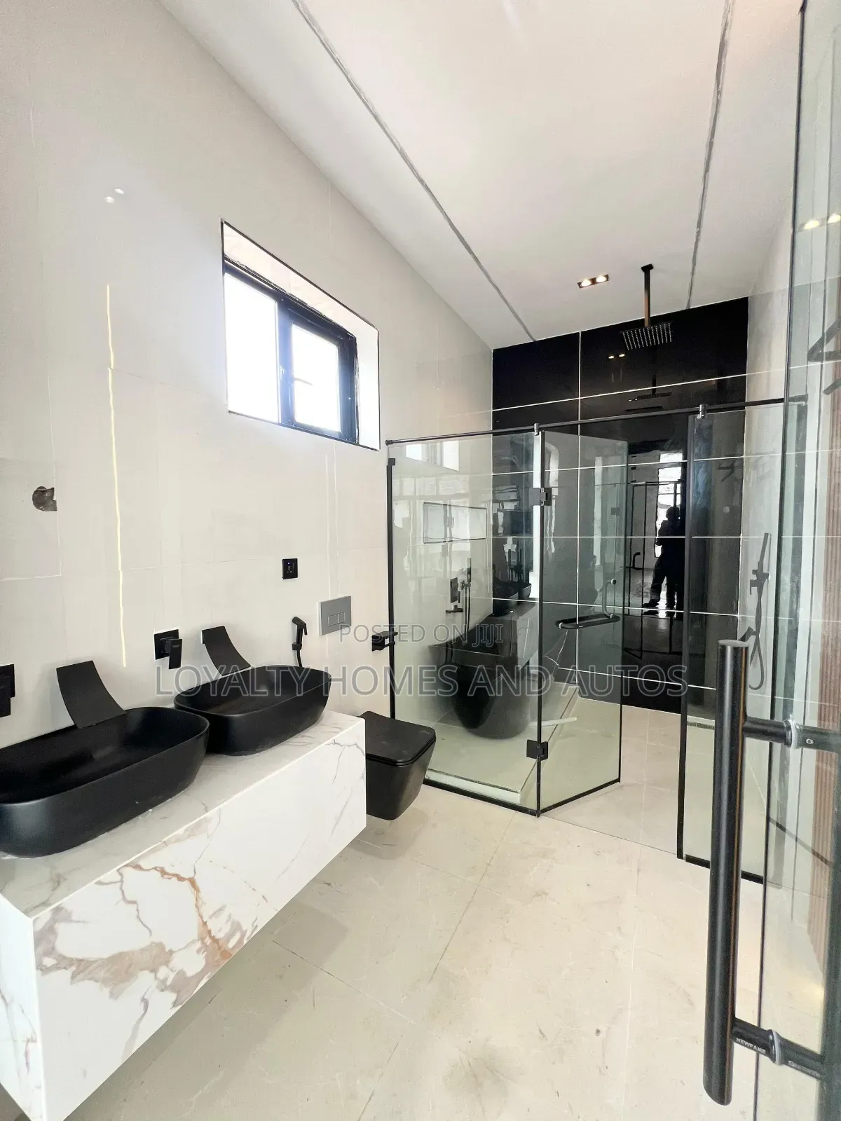 Furnished 4bdrm Duplex in Chevron for sale in Chevron