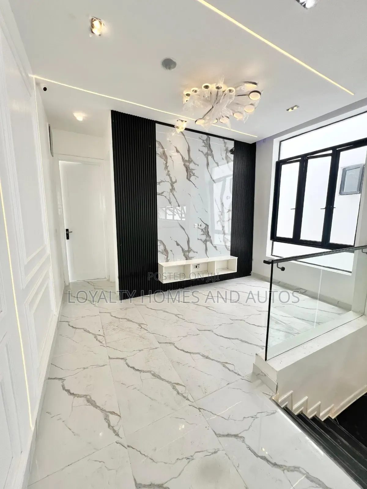 Furnished 4bdrm Duplex in Chevron for sale in Chevron