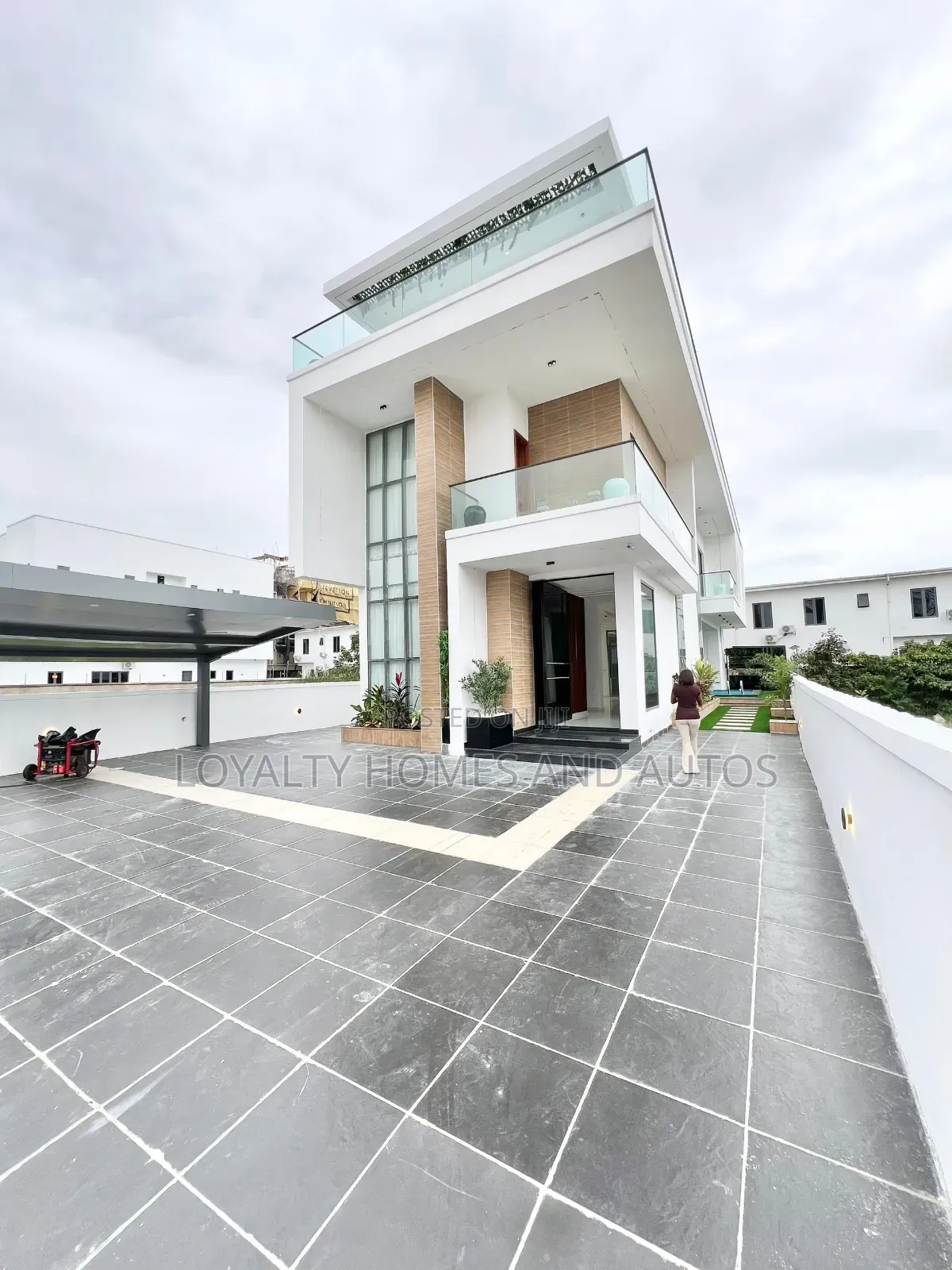 Furnished 5bdrm Duplex in Osapa london for sale in Osapa london