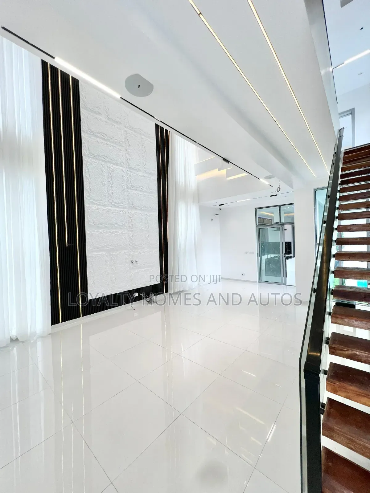 Furnished 5bdrm Duplex in Osapa london for sale in Osapa london