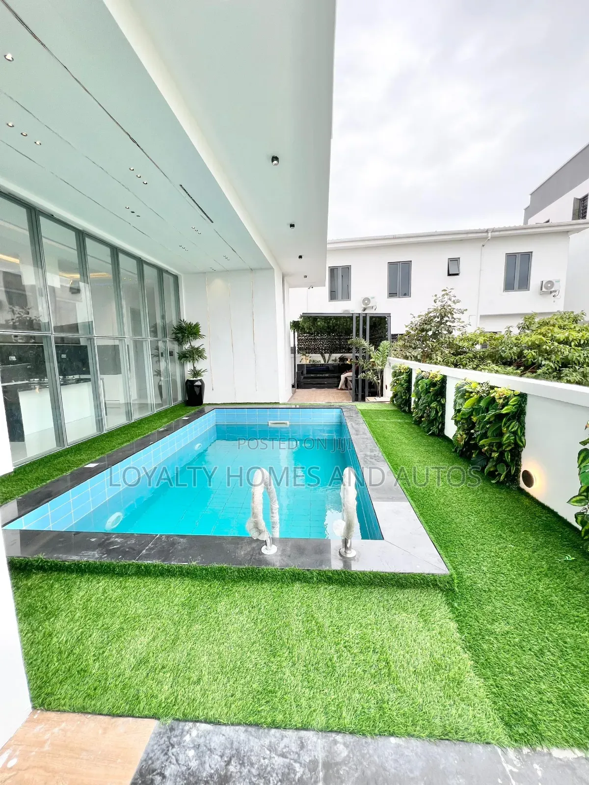 Furnished 5bdrm Duplex in Osapa london for sale in Osapa london