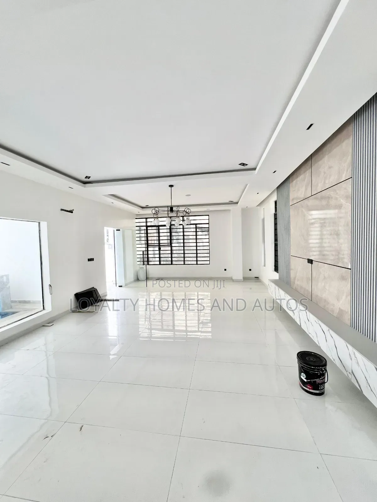 Furnished 5bdrm Duplex in Chevron for sale in Chevron