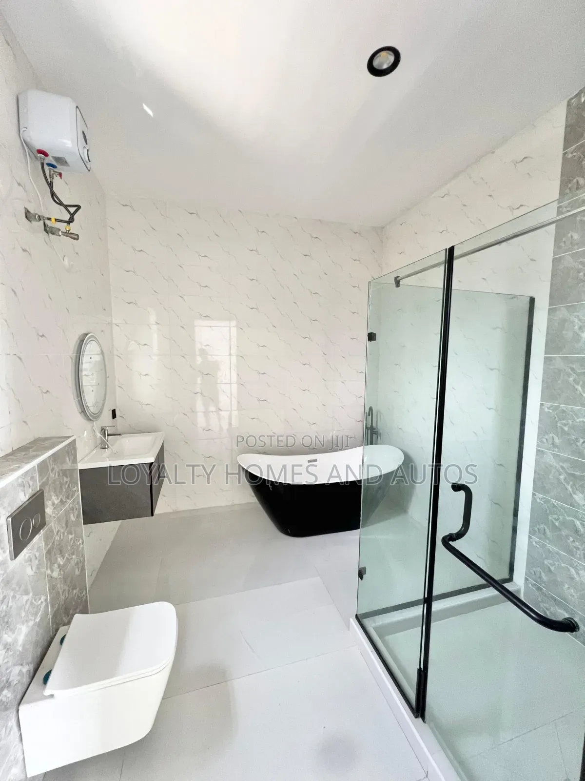 Furnished 5bdrm Duplex in Chevron for sale in Chevron
