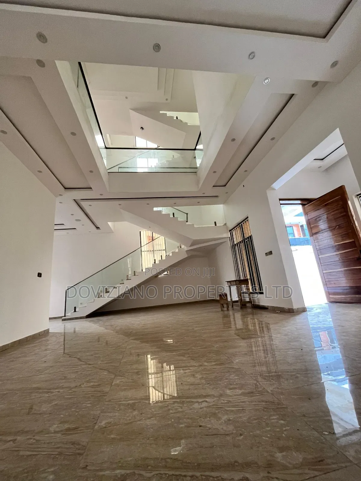 5bdrm Duplex in Lekki Phase 1 for sale in Lekki Phase 1
