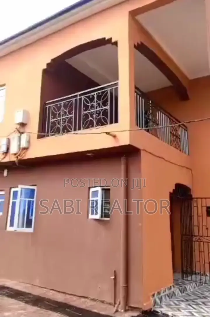 Furnished 2bdrm Block of Flats in Jakande Estate, Oke-Afa for sale in Oke-Afa