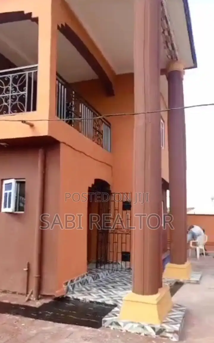 Furnished 2bdrm Block of Flats in Jakande Estate, Oke-Afa for sale in Oke-Afa
