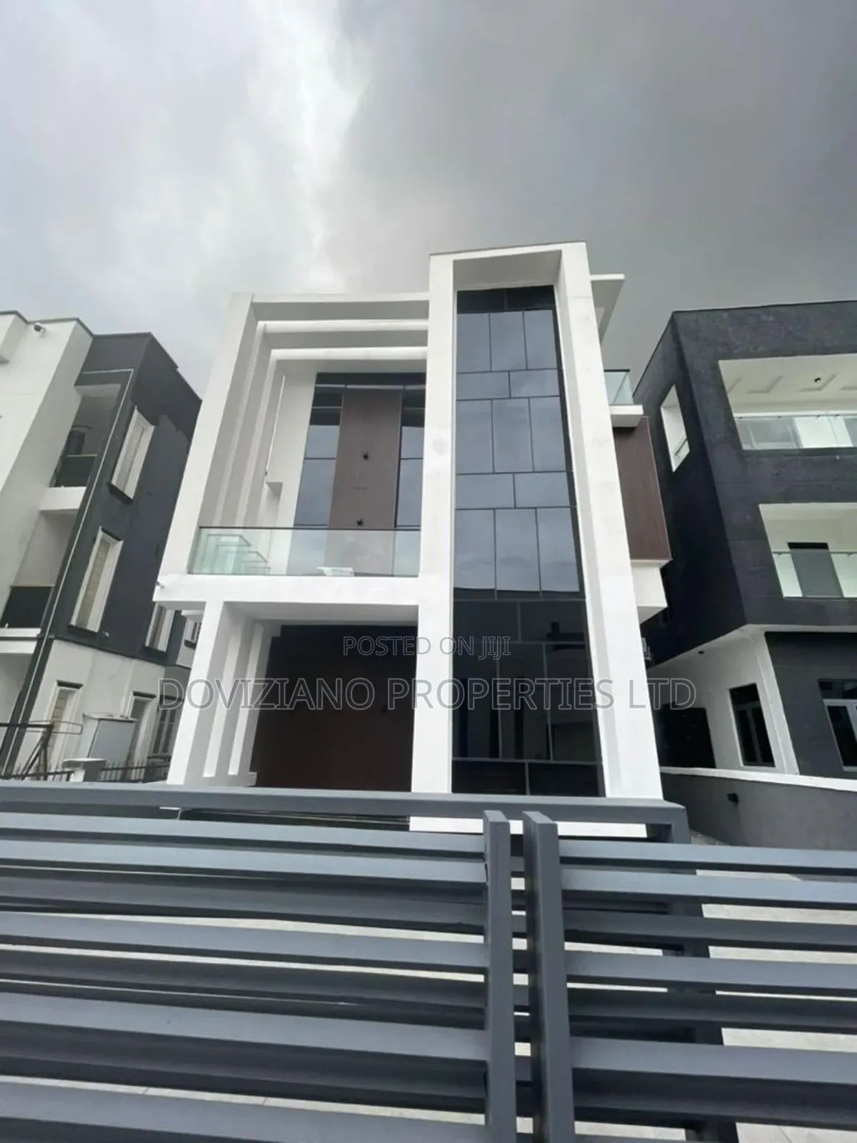 5bdrm Duplex in Lekki for sale in Lekki