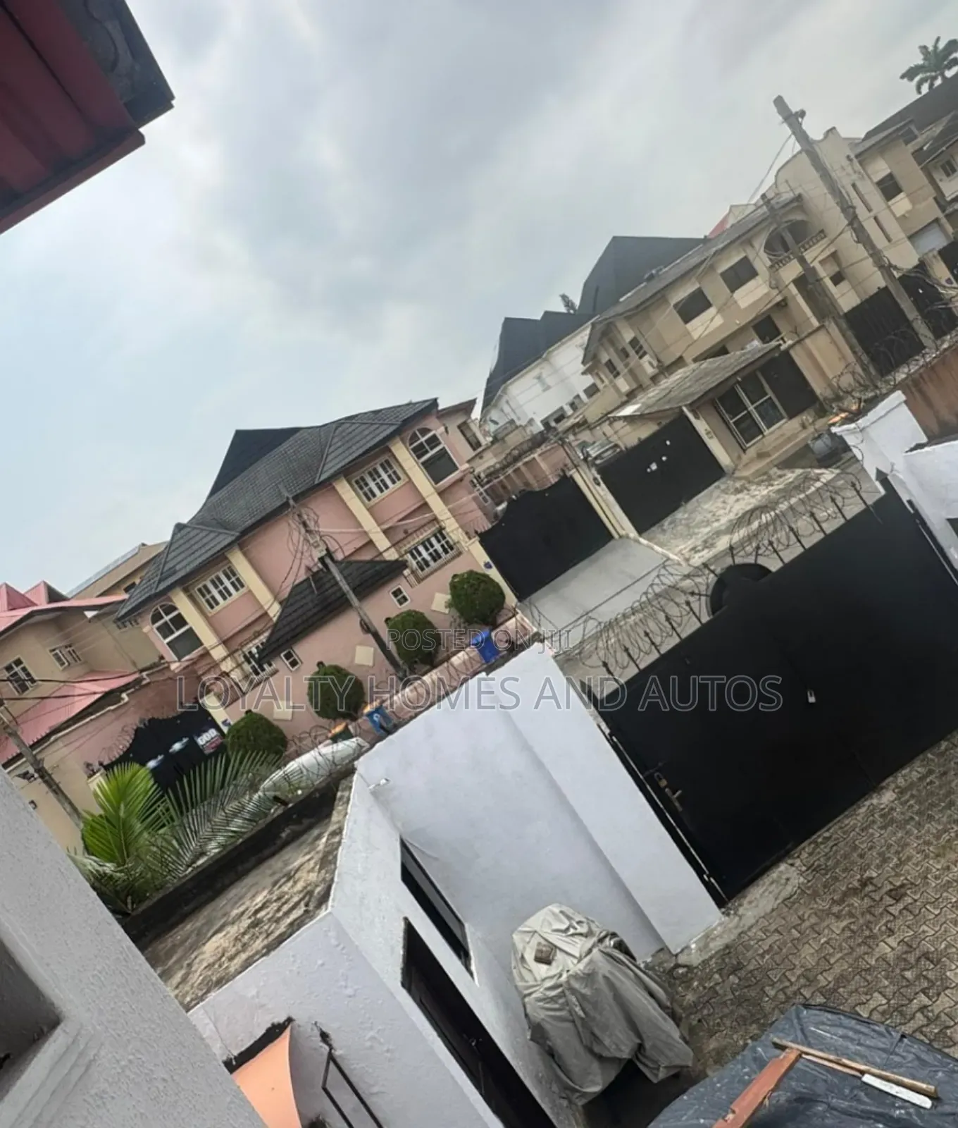 5bdrm Duplex in Omole Phase 1 for sale in Omole Phase 1