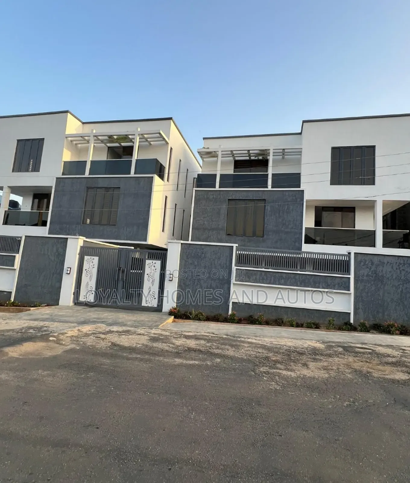 Furnished 5bdrm Duplex in Omole Phase 1 for sale in Omole Phase 1
