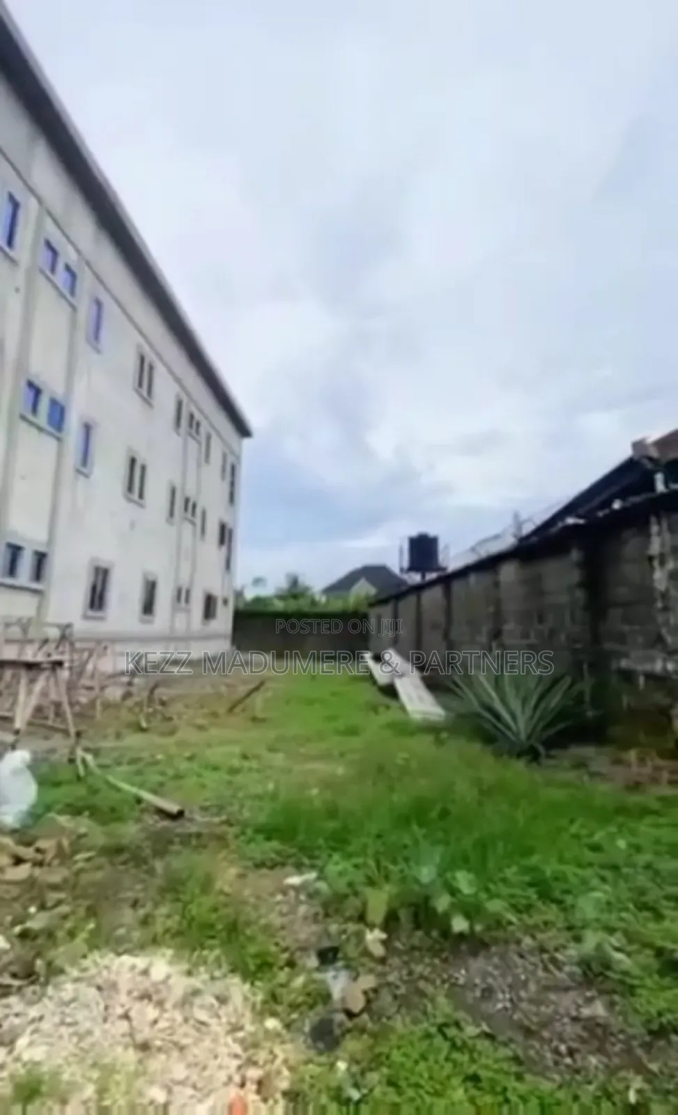 For Sale : 21 Rooms Uncompleted Hotel in Rukpokwu, Port Harcourt in Port-Harcourt