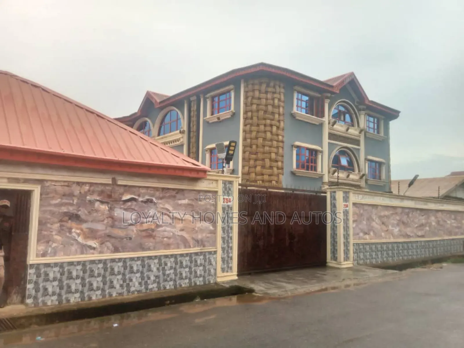 24-Rooms Hotel for Sale in Egbeda