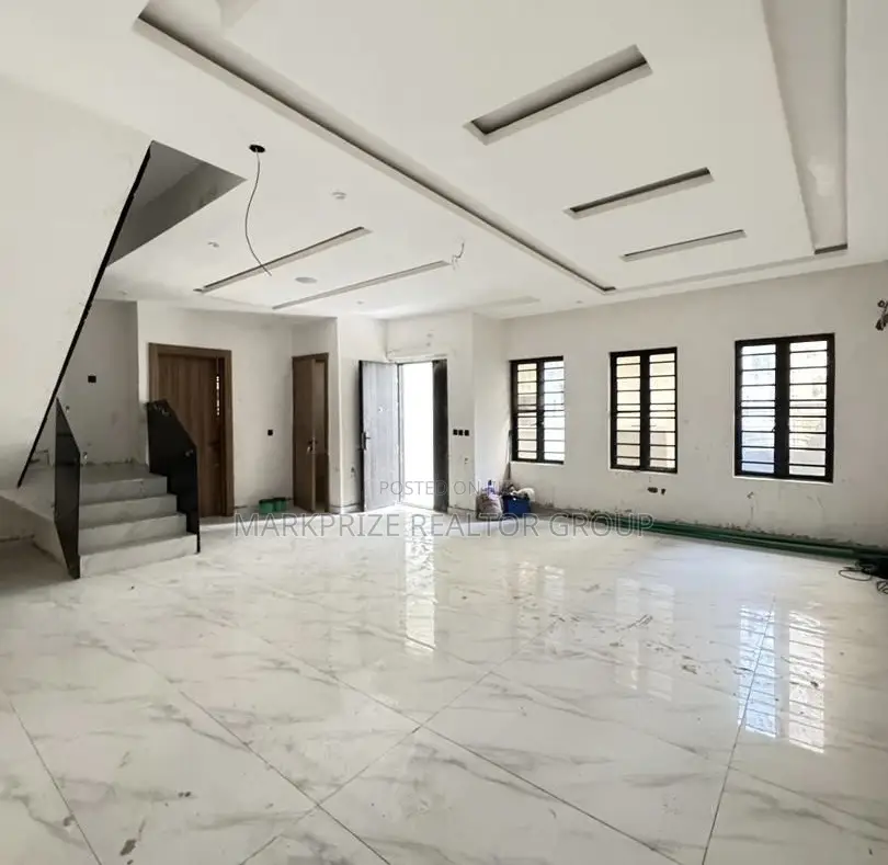 4bdrm Duplex in Omole Phase 2 Lagos for sale in Omole Phase 2