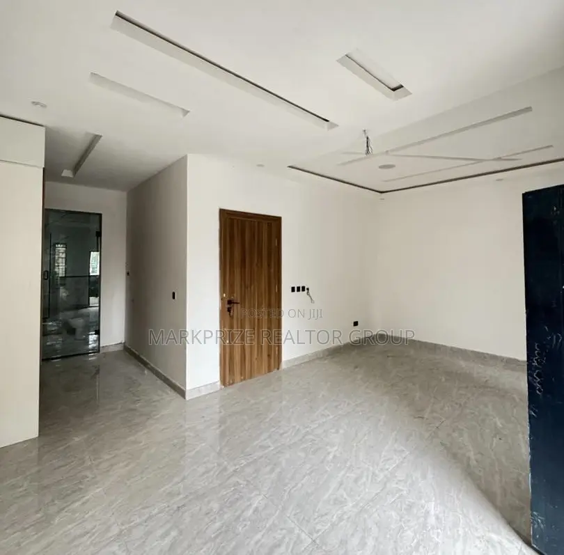 4bdrm Duplex in Omole Phase 2 Lagos for sale in Omole Phase 2