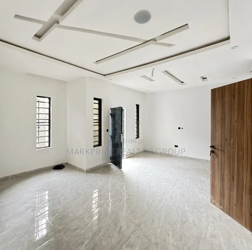 4bdrm Duplex in Omole Phase 2 Lagos for sale in Omole Phase 2