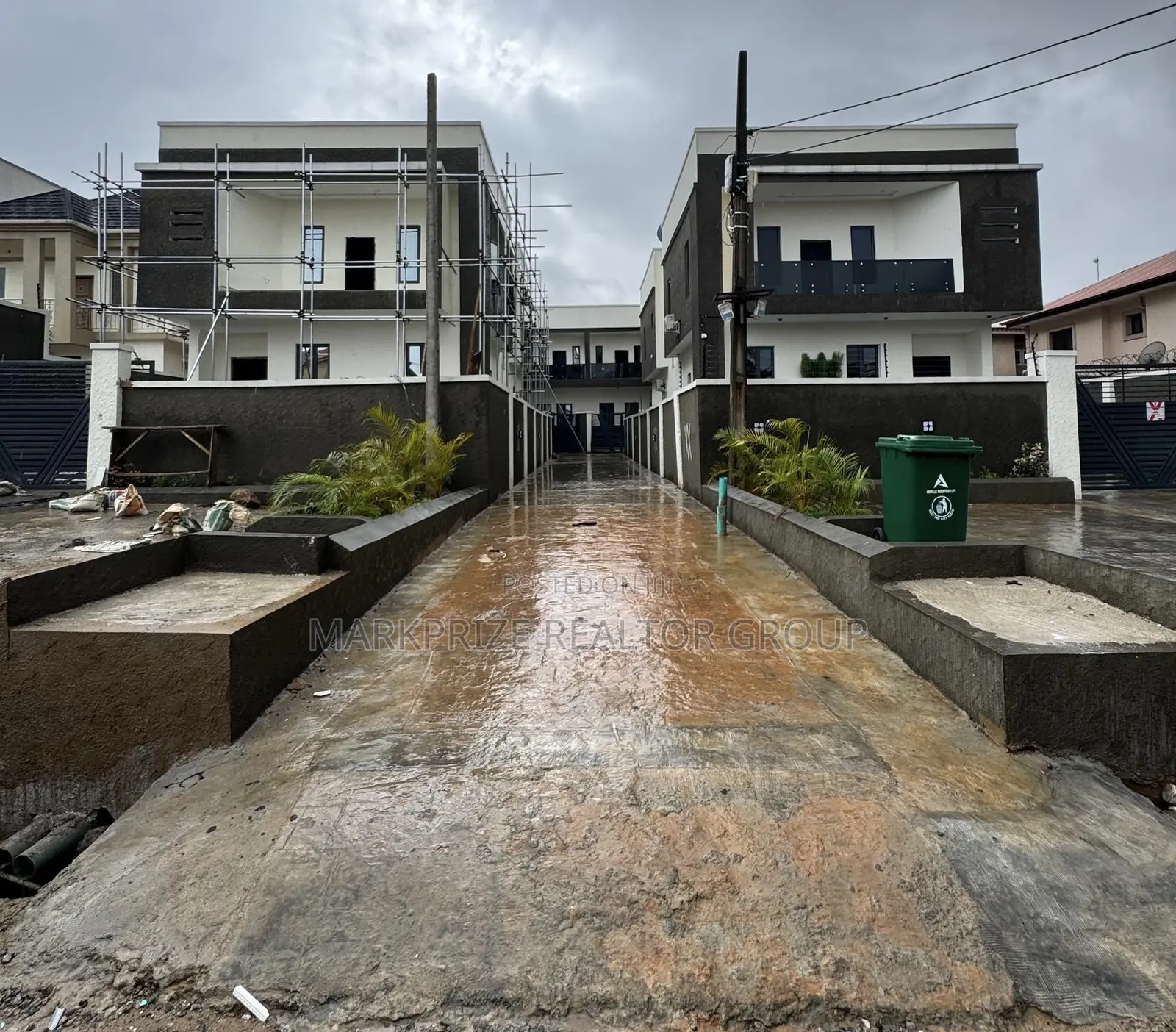 4bdrm Duplex in Omole Phase 2 Lagos for sale in Omole Phase 2
