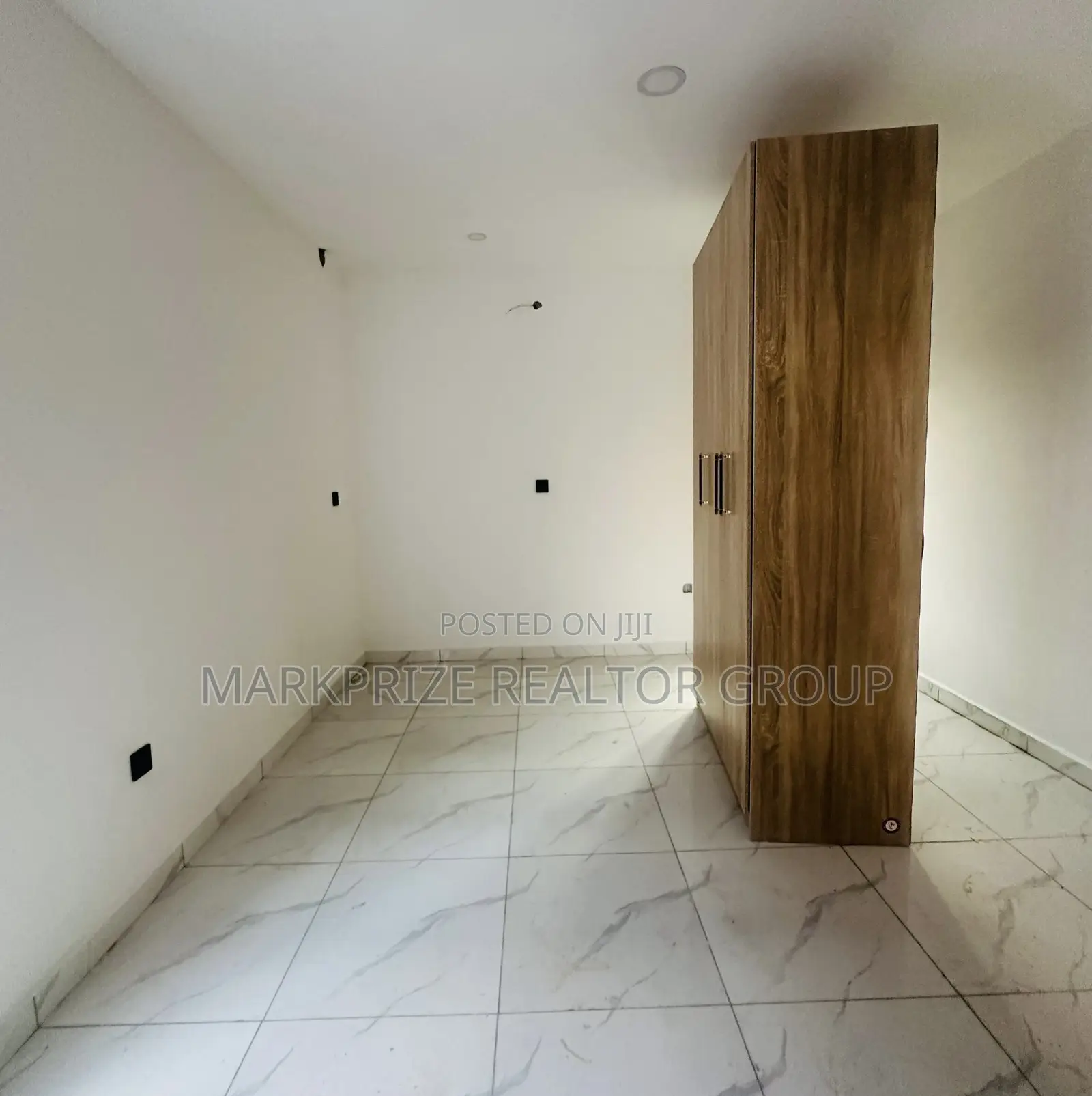 4bdrm Duplex in Agege Lagos for sale in Agege