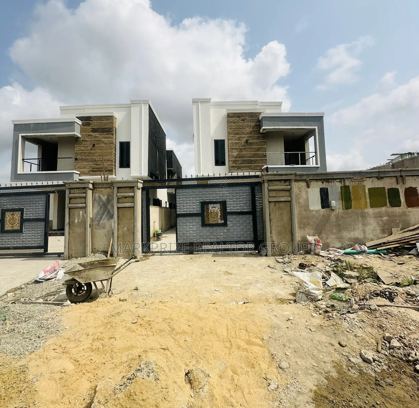 4bdrm Duplex in Agege Lagos for sale in Agege