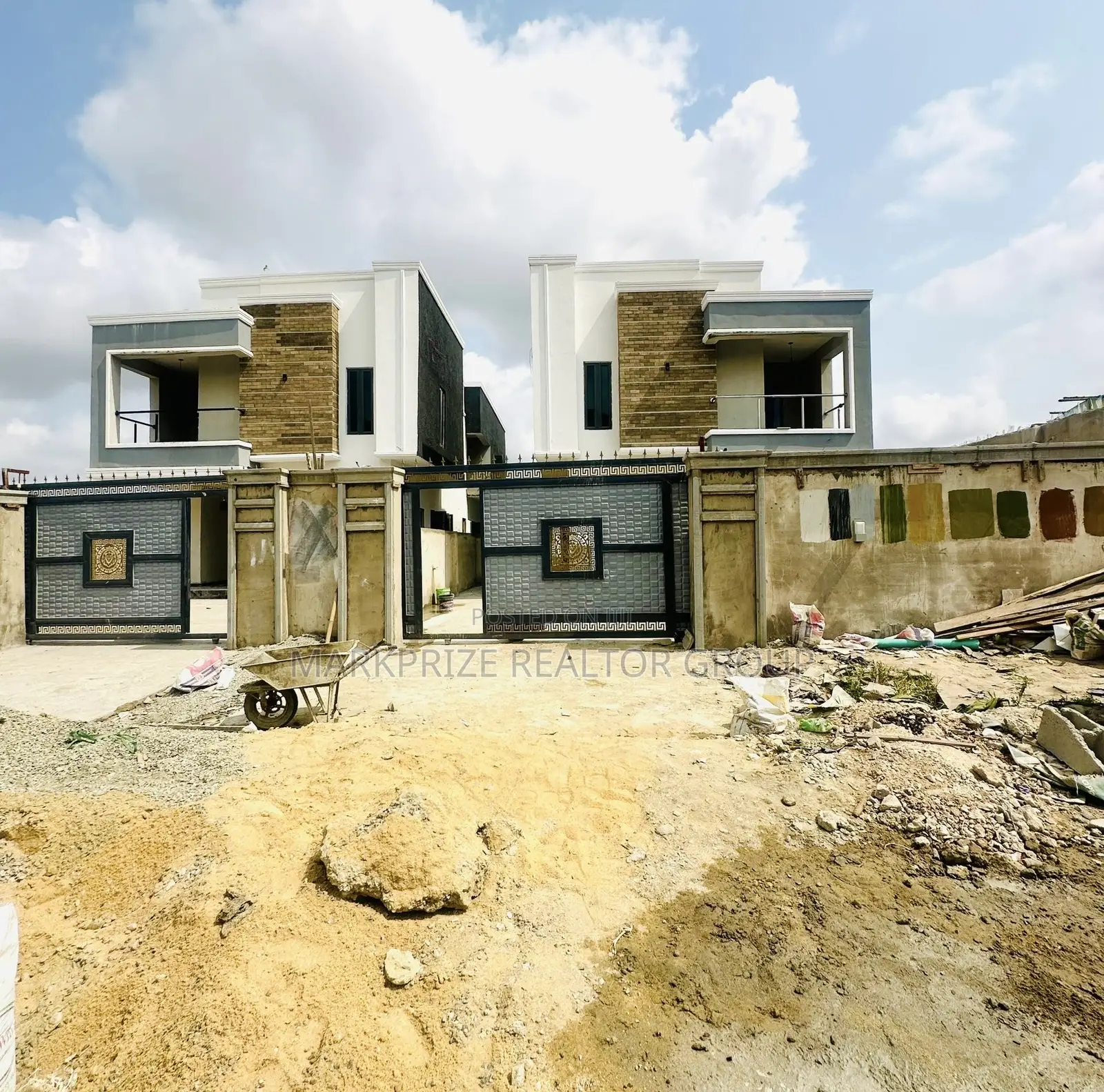 4bdrm Duplex in Agege Lagos for sale in Agege