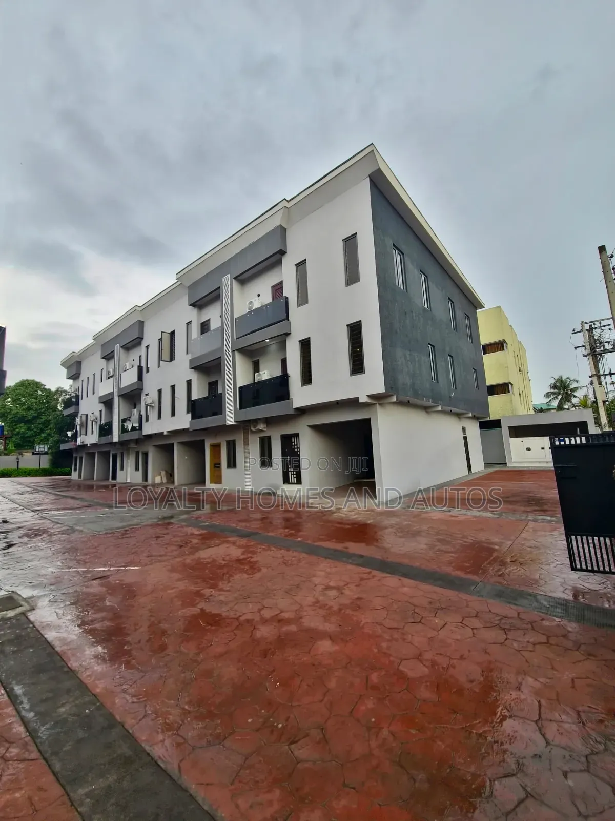 5bdrm Duplex in Shonibare Ikeja Gra for sale in Ikeja GRA