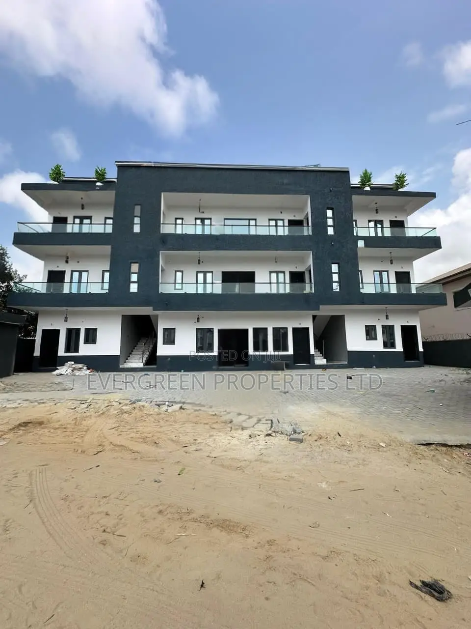 1bdrm Block of Flats in Sangotedo for sale in Sangotedo