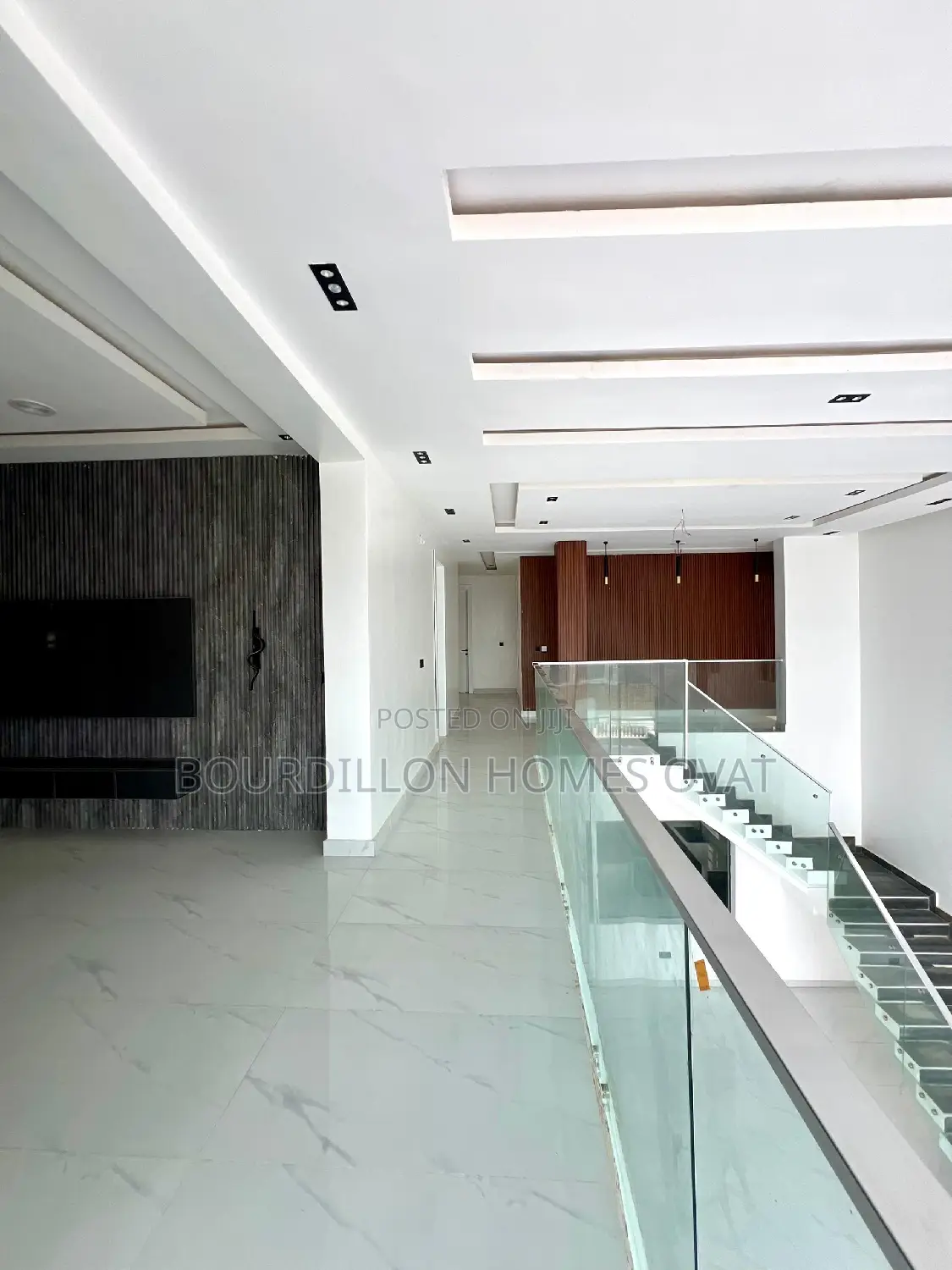 5bdrm Duplex in Ikota for sale in Ikota
