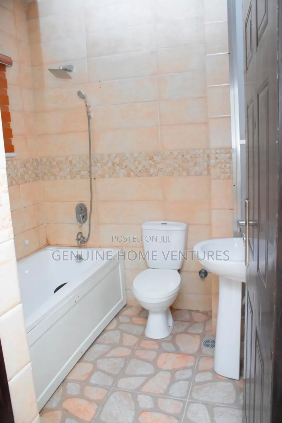 Furnished 5bdrm Duplex in Silver Springs for rent in Agungi