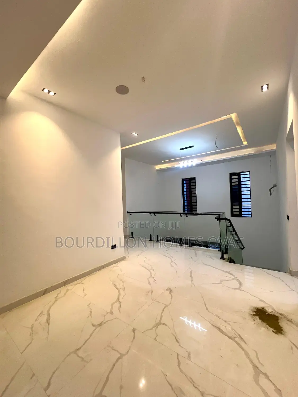 5bdrm Duplex in Ikota for sale in Ikota