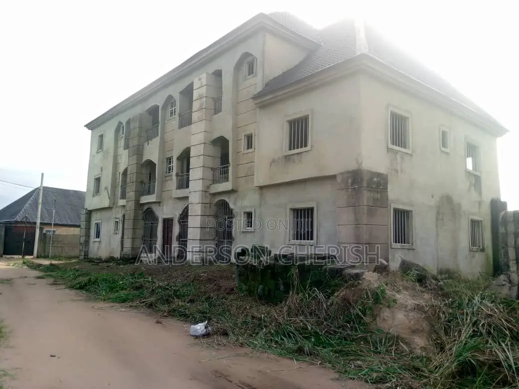 13bdrm Block of Flats in Along Port Harcourt for sale in Owerri